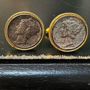 Liberty Dine Gold Tone Cuff Links 1943-1945